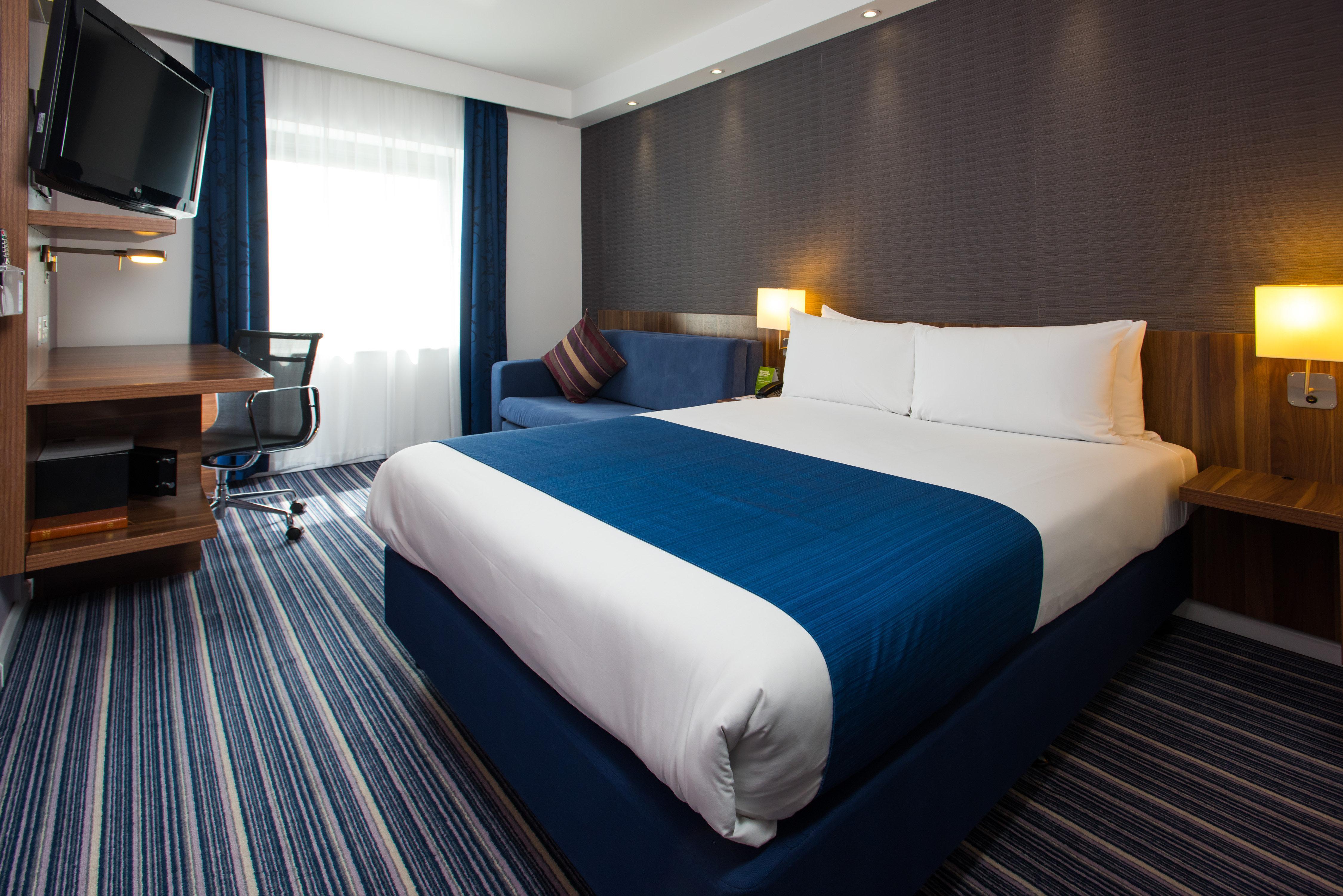 Holiday Inn Express London-Wimbledon-South, An Ihg Hotel Exterior photo