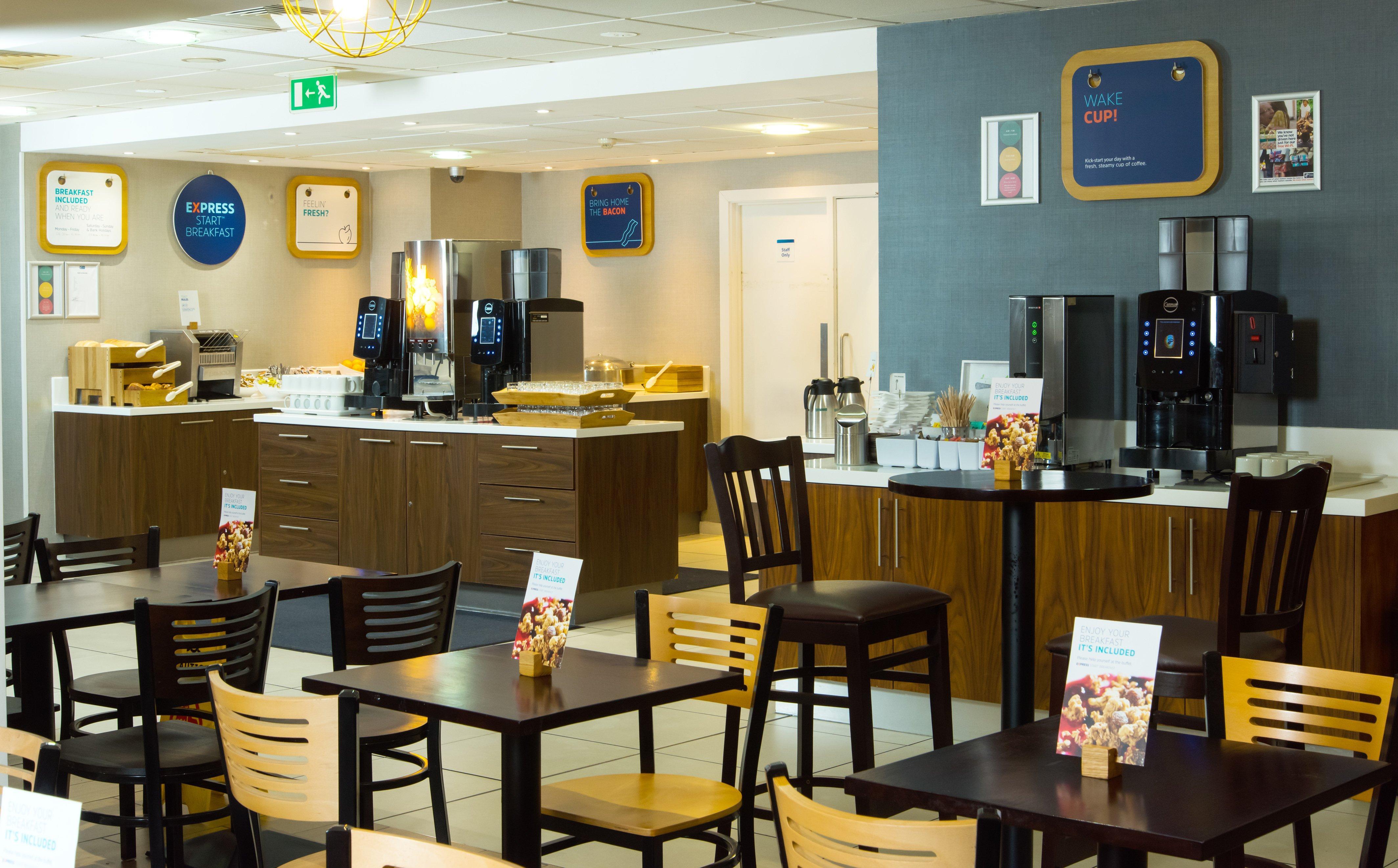 Holiday Inn Express London-Wimbledon-South, An Ihg Hotel Exterior photo