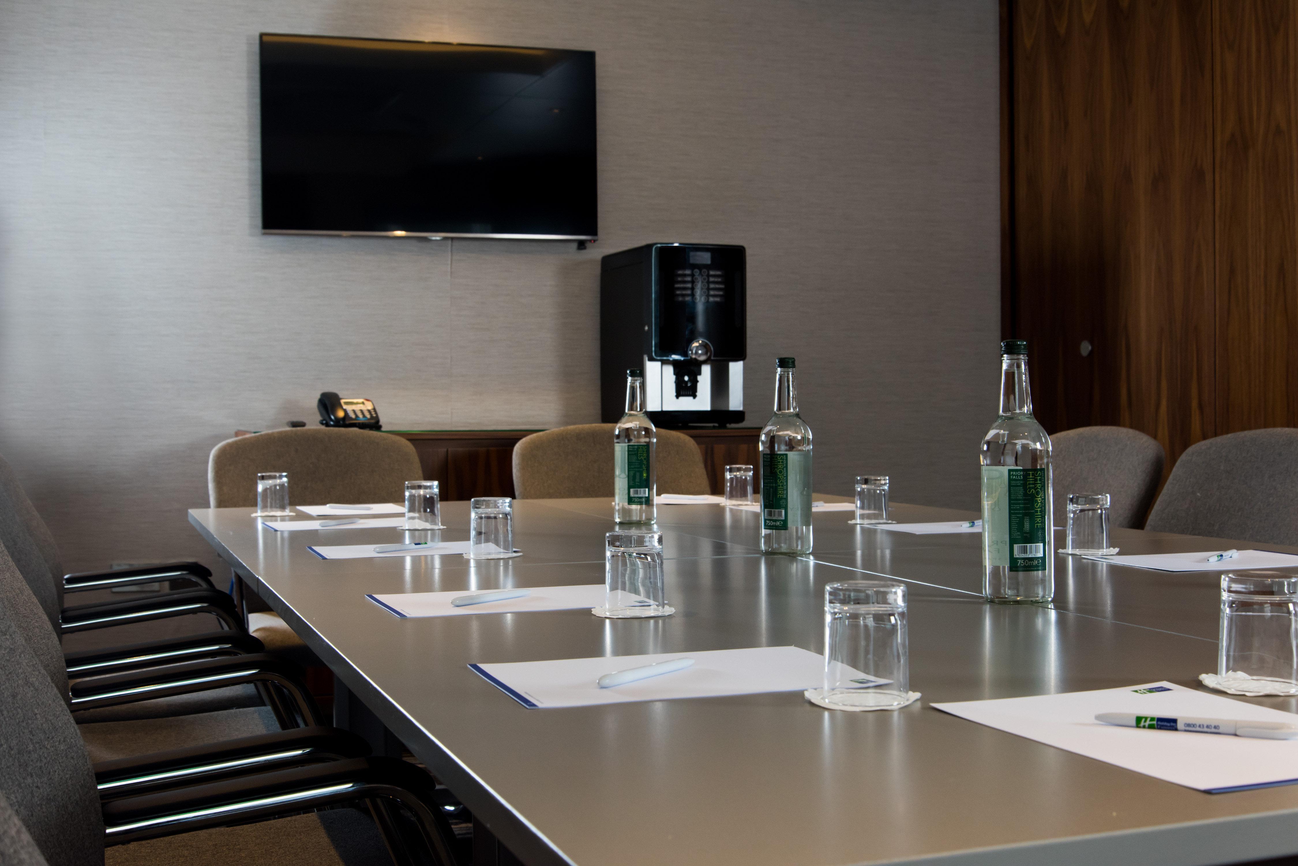 Holiday Inn Express London-Wimbledon-South, An Ihg Hotel Exterior photo