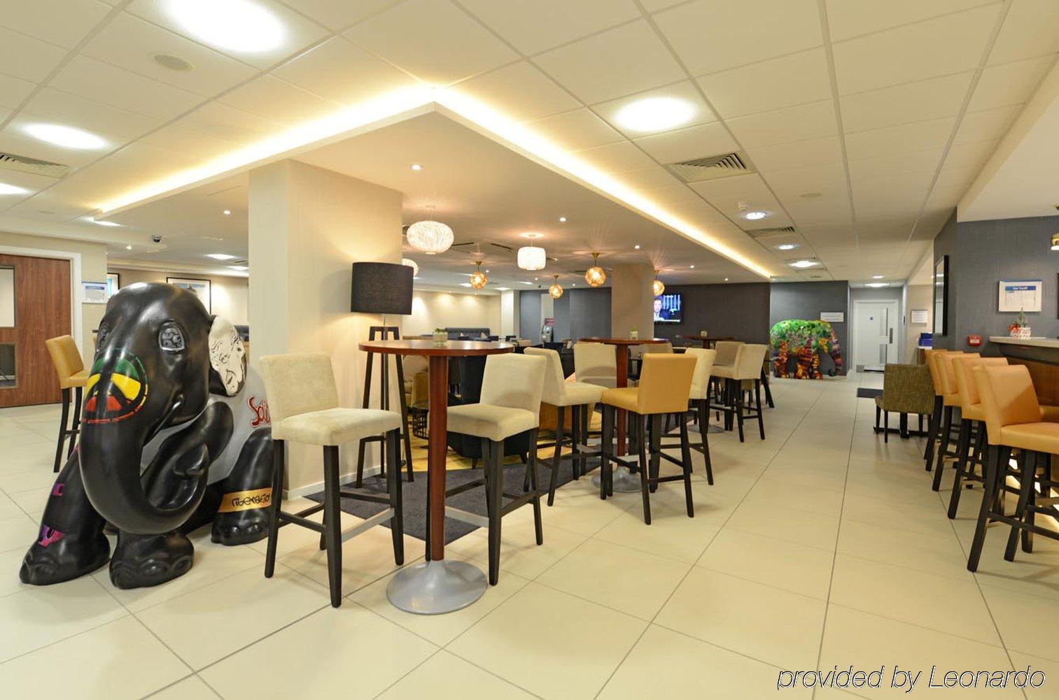 Holiday Inn Express London-Wimbledon-South, An Ihg Hotel Exterior photo